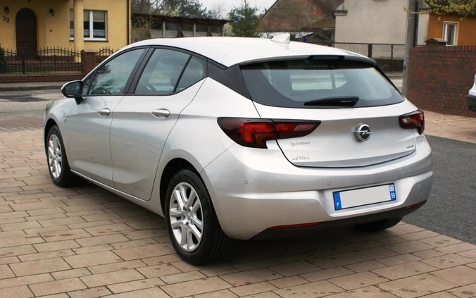 Opel Astra cena 43800 przebieg: 68000, rok produkcji 2018 z Milanówek małe 106